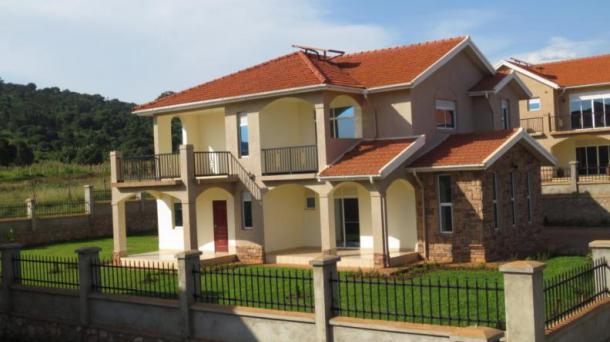 (T2) 5-Bedroom Villas in Mirembe Villas - Kigo